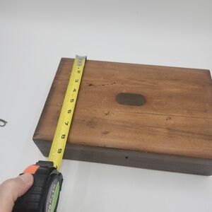 VINTAGE OLD ANTIQUE OAK CIGAR HUMIDOR Treasure wood BOX METAL LINED